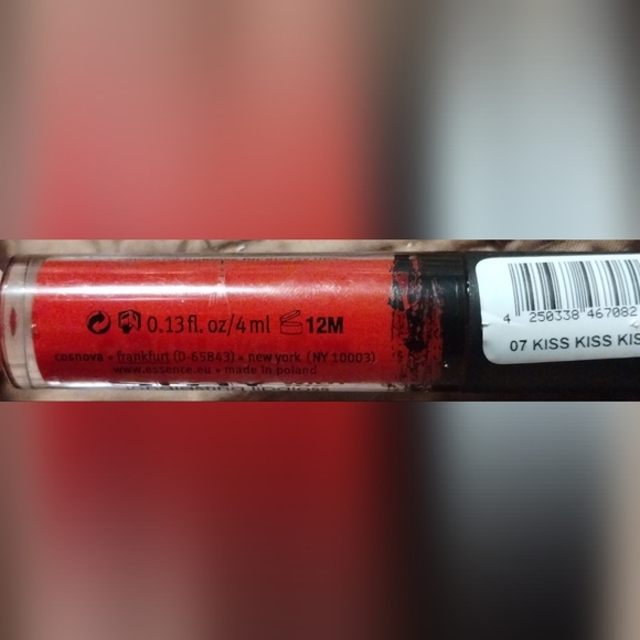 essence stay with me long lasting lip gloss kiss kiss - Picture 2 of 3